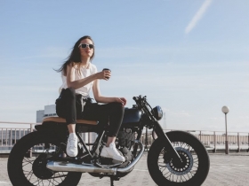 Vyplat� se sez�nn� poji�t�n� na motorku?