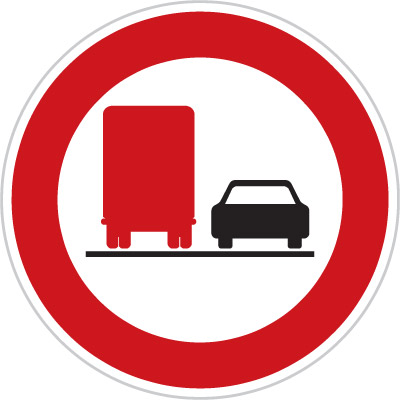 B22a - Zákaz předjíždění pro nákladní automobily